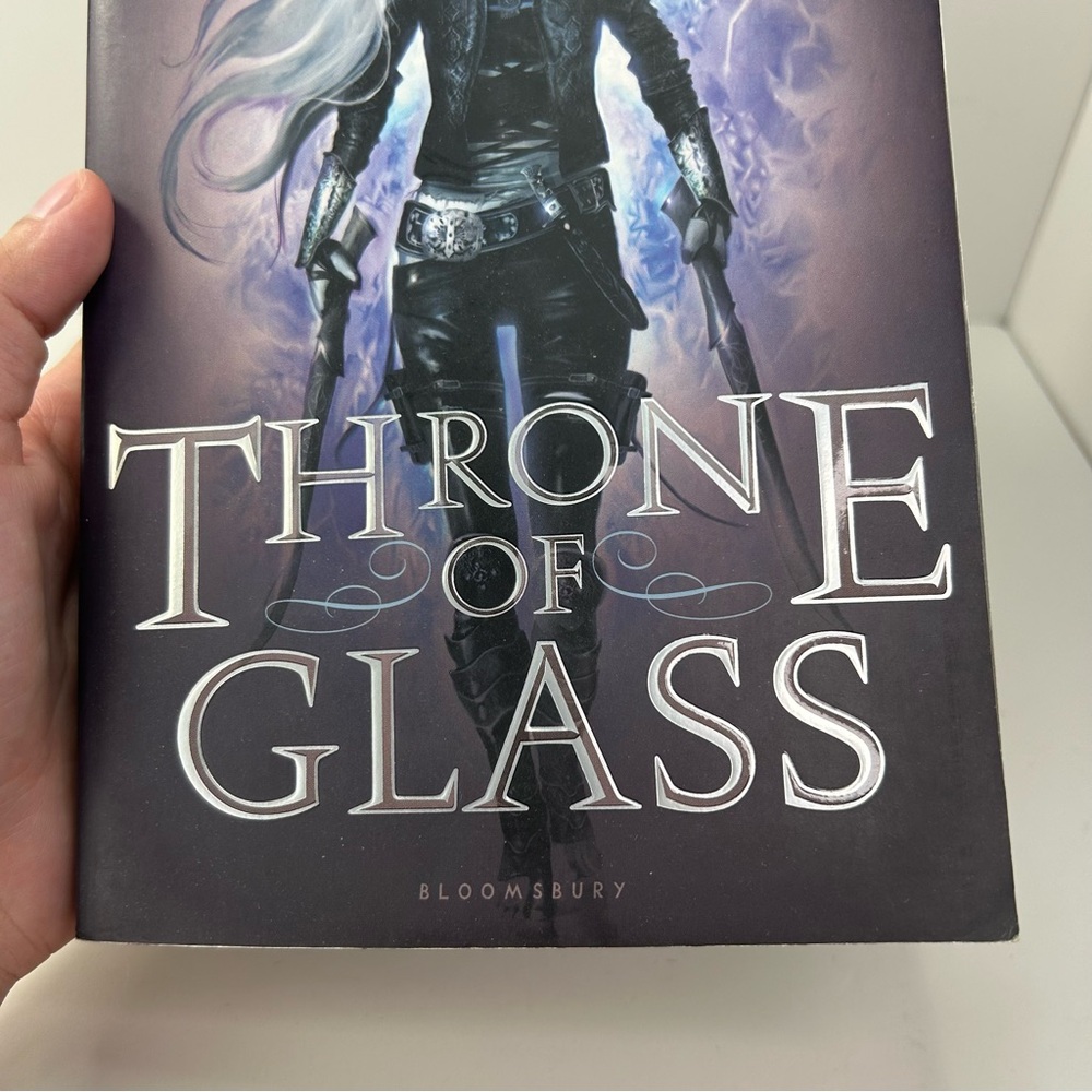 Throne of Glass by Sarah J. Maas - Picture 10 of 14